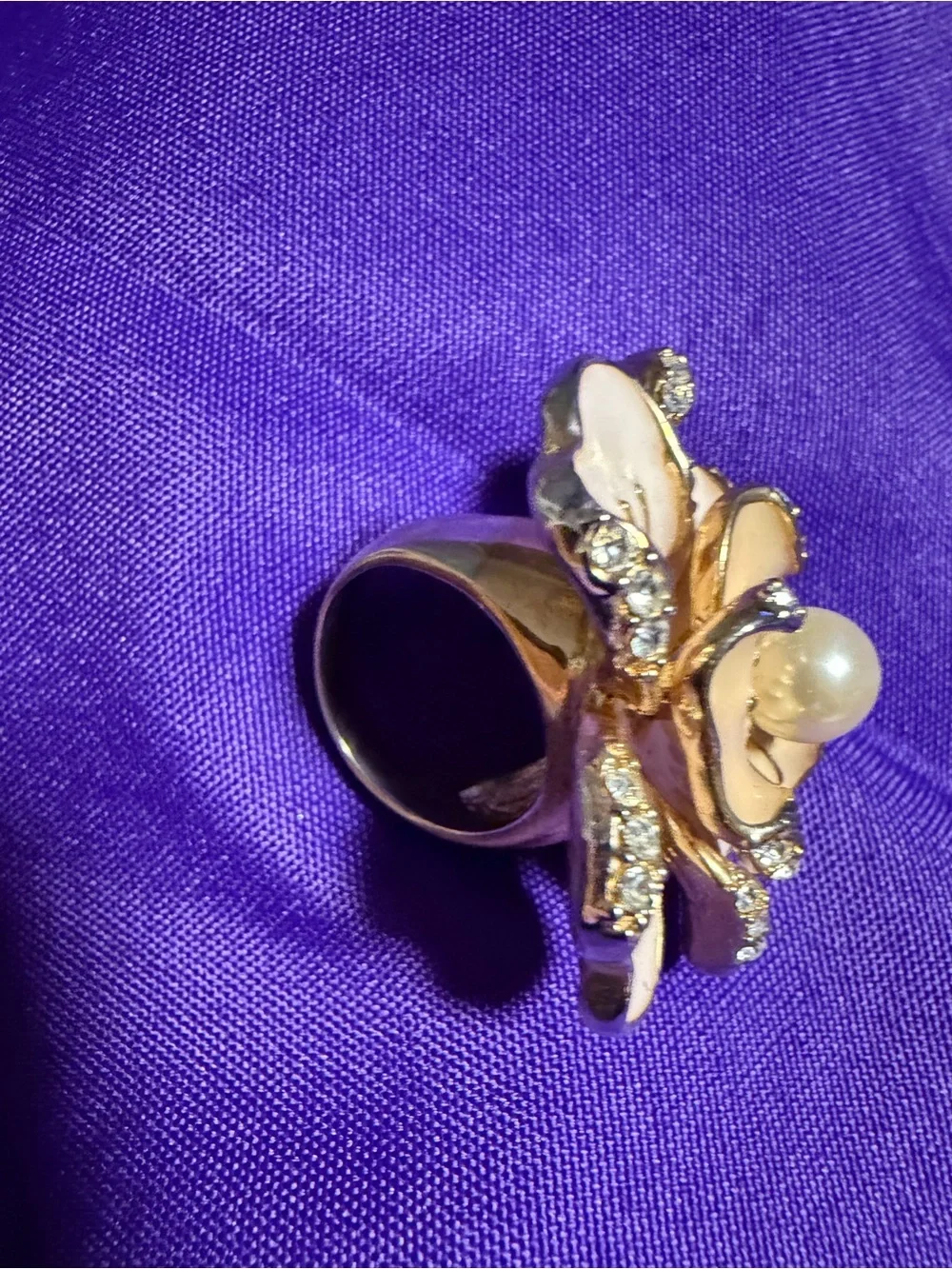 Park Lane Cream Enamel Flower Ring Size 7 New